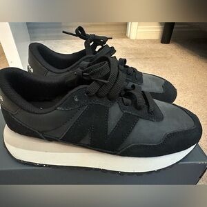 NEW BALANCE 237 (Size: M4.5)